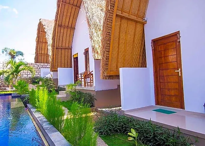 Jona Pool View
